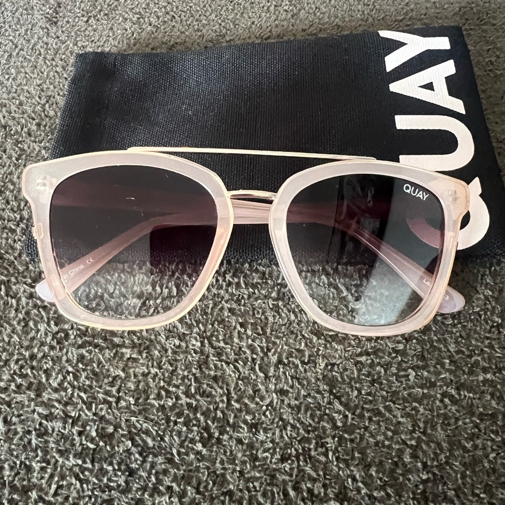 Quay sunglasses wore once